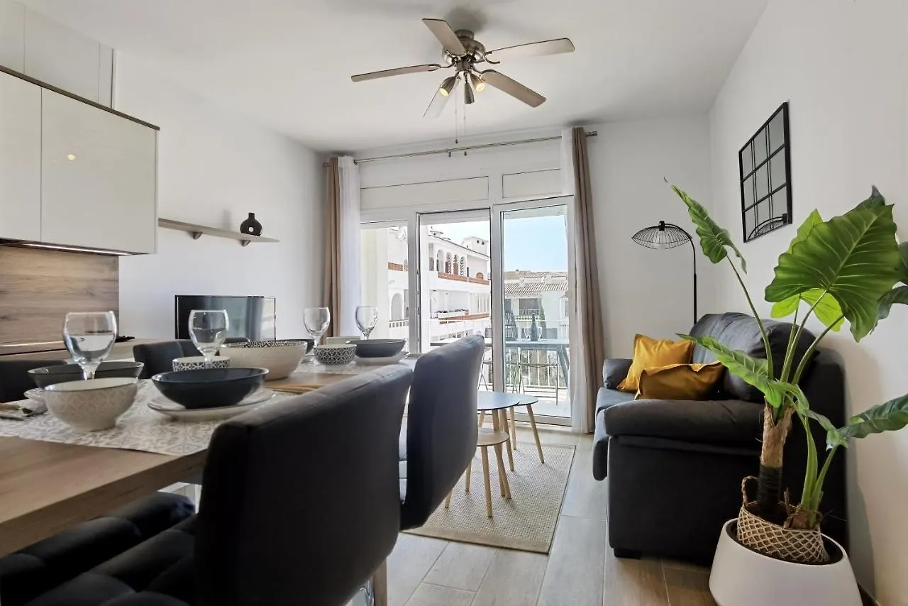Leon Inmo Apartment Chanel - 15777 Empuriabrava