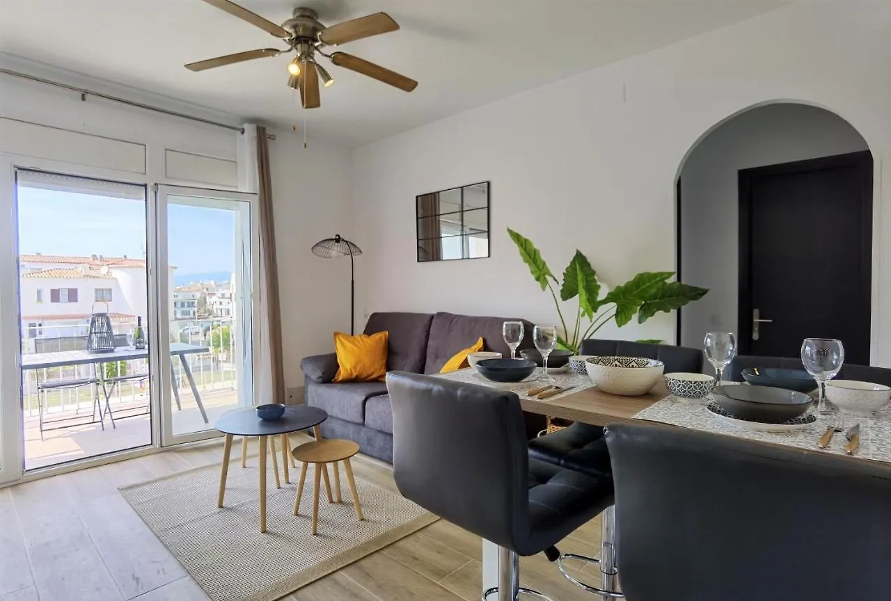 Leon Inmo Apartment Chanel - 15777 Empuriabrava